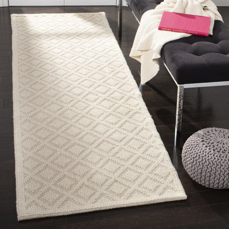 Safavieh Vermont 2'-3" x 10'-0" Rug in Ivory