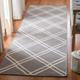 Safavieh Dhurries 2'-6" x 8'-0" Rug in Grey / Ivory