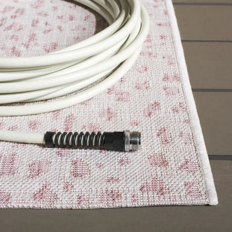 Safavieh Courtyard 4'-0" x 5'-7" Rug in Ivory / Blush Pink
