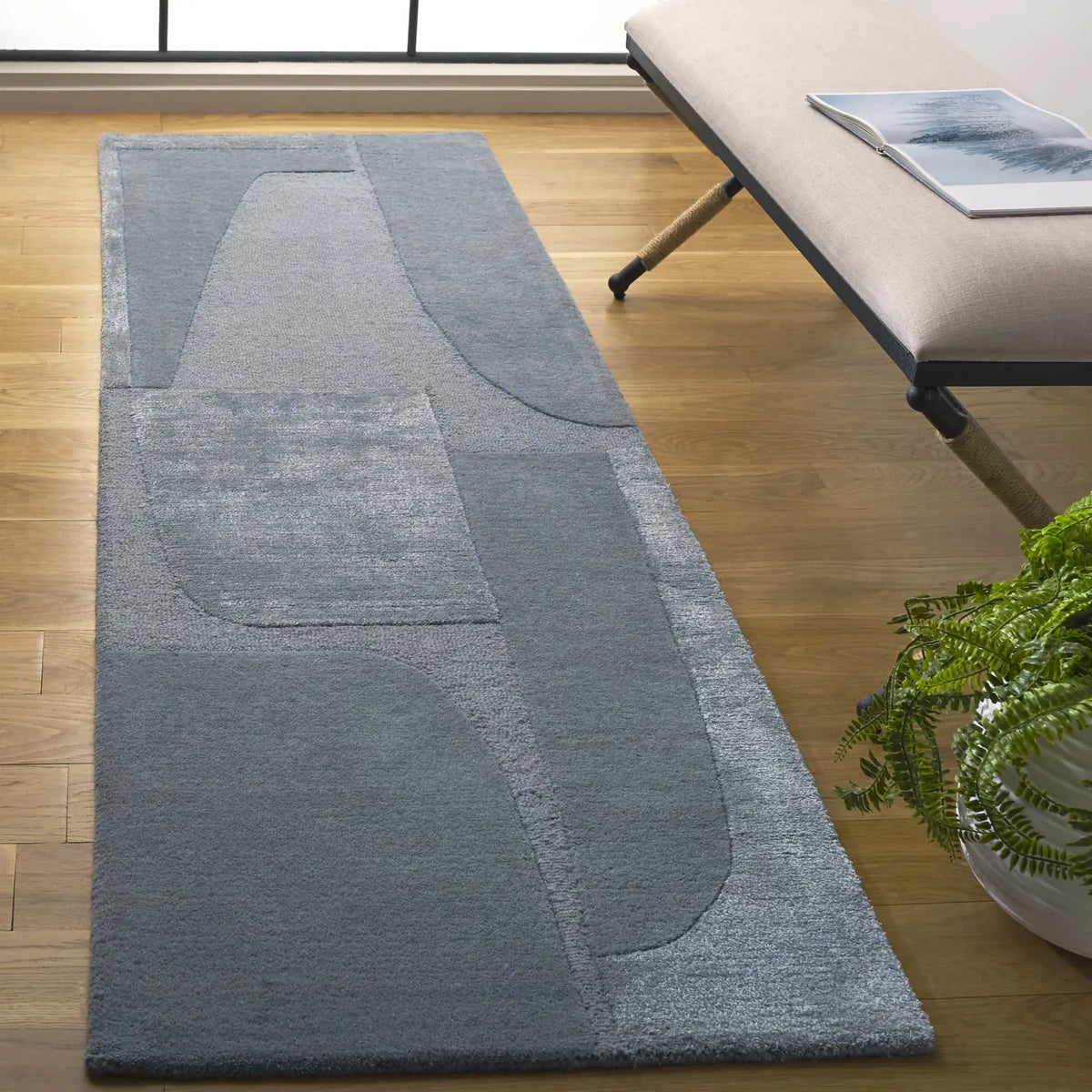 Safavieh Fifth Avenue 2'-3" x 8'-0" Rug in Blue