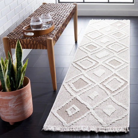 Safavieh Lotus 2'-0" x 8'-0" Rug in Beige / Ivory