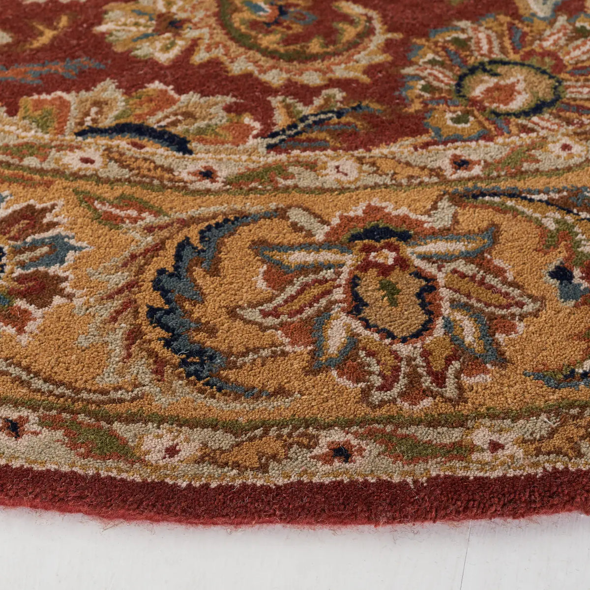 Safavieh Classic 5'-0" x 5'-0" Rug in Rust / Camel