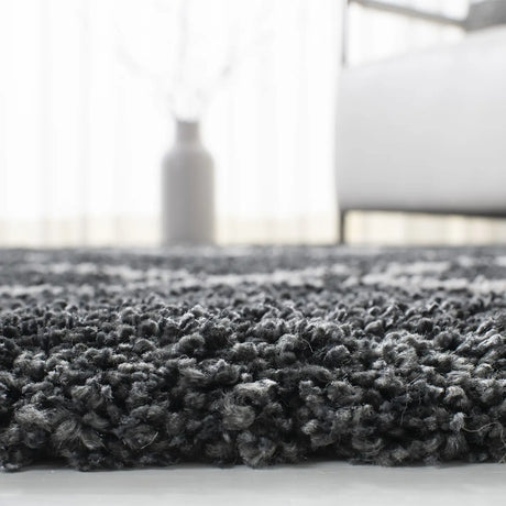 Safavieh Hudson Shag 5'-3" x 7'-6" Rug in Dark Grey / Ivory