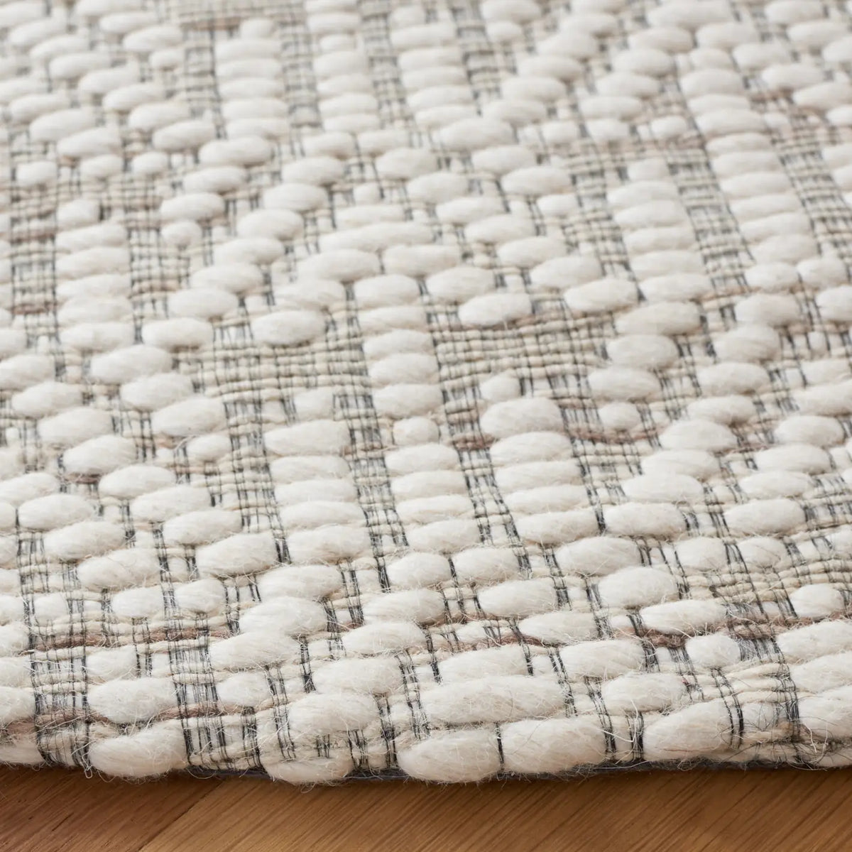 Safavieh Marbella 6'-0" x 6'-0" Rug in Ivory / Beige