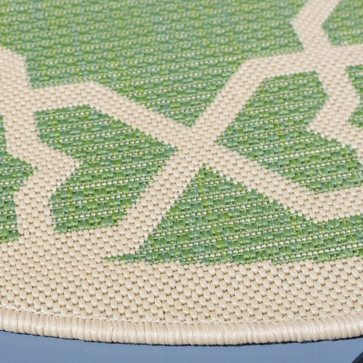 Safavieh Courtyard 5'-3" x 5'-3" Rug in Green / Beige