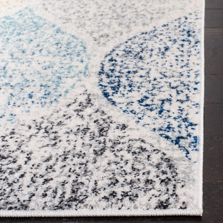 Safavieh Madison 4'-0" x 6'-0" Rug in Ivory / Blue