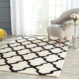 Safavieh Cambridge 5'-0" x 8'-0" Rug in Ivory / Black