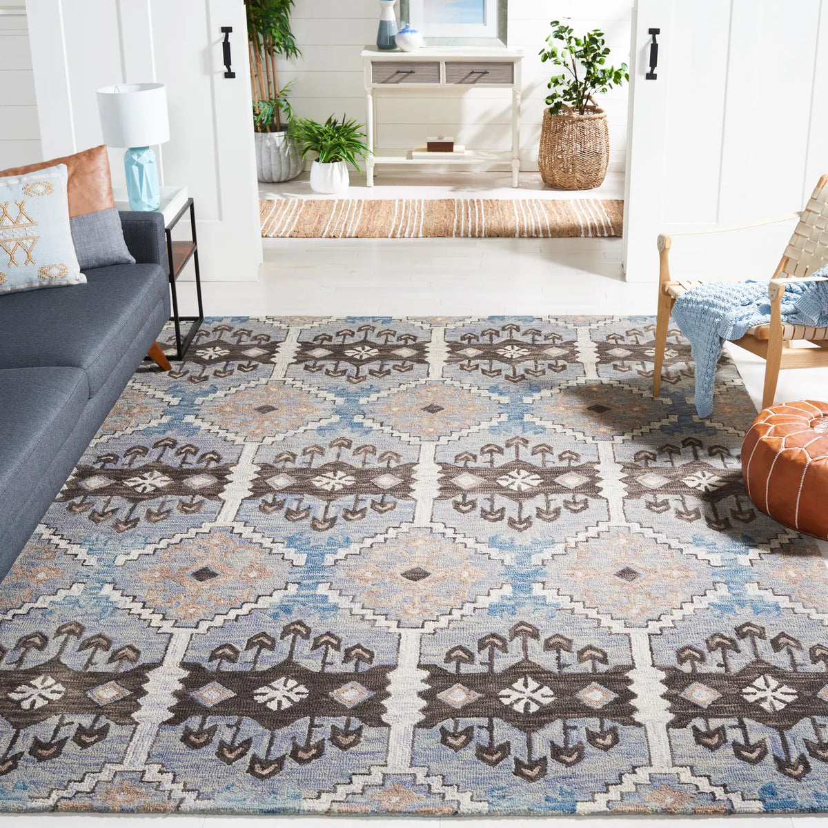 Safavieh Aspen 10'-0" x 14'-0" Rug in Light Blue / Cream