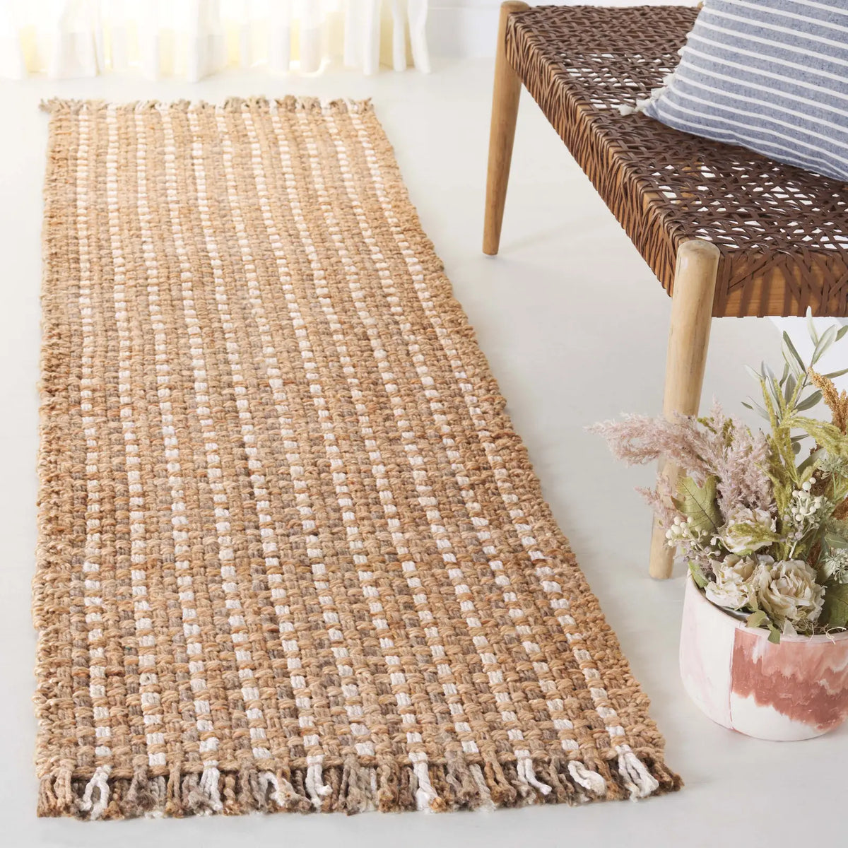 Safavieh Natural Fiber 2'-3" x 8'-0" Rug in Natural / Bleach