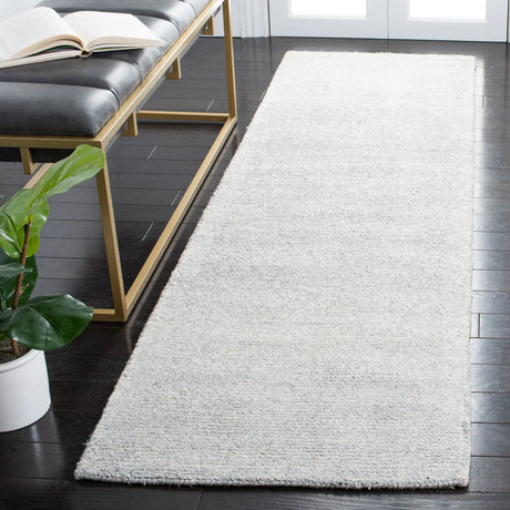 Safavieh Himalaya 2'-3" x 8'-0" Rug in Silver