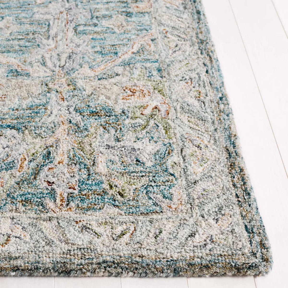 Safavieh Metro 4'-0" x 6'-0" Rug in Teal / Green