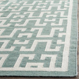 Safavieh Dhurries 5'-0" x 8'-0" Rug in Seafoam / Ivory