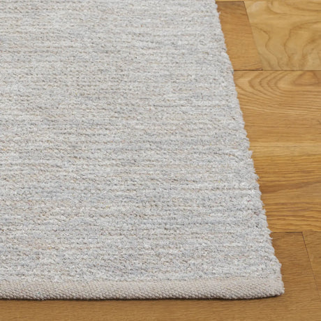 Safavieh Montauk 4'-0" x 6'-0" Rug in Beige