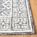 Safavieh Metro 4'-0" x 6'-0" Rug in Black / Ivory