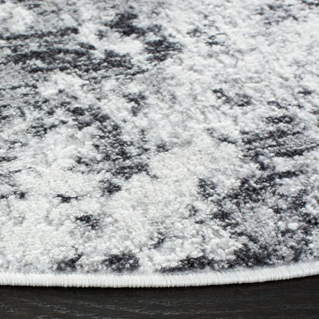 Safavieh Amelia 700 5'-3" x 5'-3" Rug in Grey / Ivory