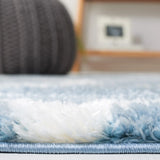 Safavieh Tahoe Shag 4'-0" x 6'-0" Rug in Blue / White