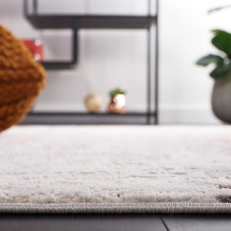 Safavieh Shivan 4'-0" x 6'-0" Rug in Grey / Rose