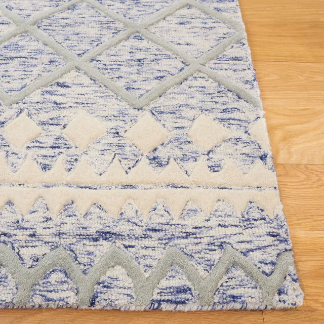 Safavieh Glamour 5'-0" x 8'-0" Rug in Blue / Ivory