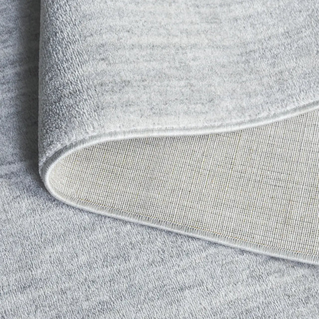 Safavieh Mabel 4'-0" x 6'-0" Rug in Light Blue / Ivory