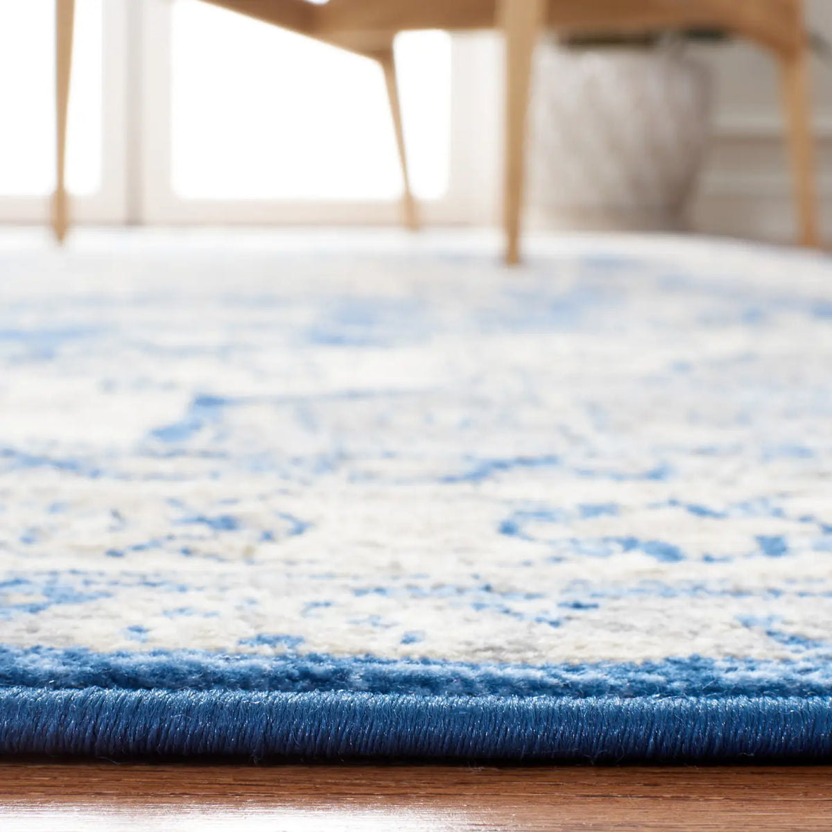 Safavieh Brentwood 4'-0" x 6'-0" Rug in Navy / Grey