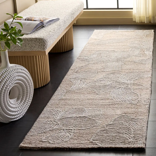 Safavieh Glamour 2'-3" x 8'-0" Rug in Beige / Ivory