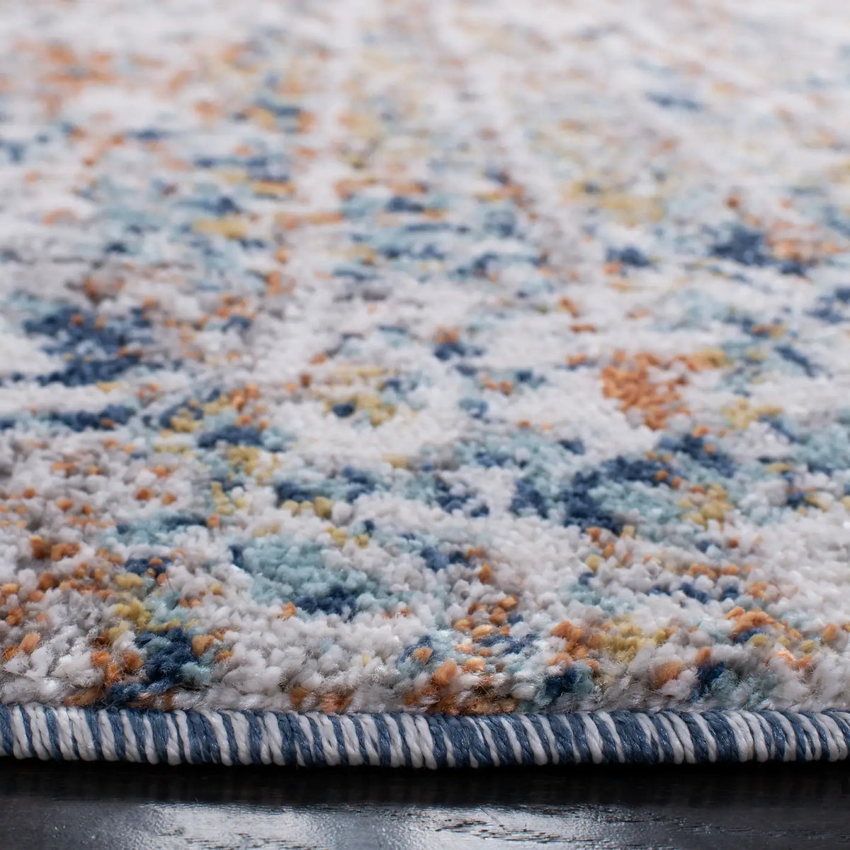 Safavieh Aston 6'-7" x 6'-7" Rug in Ivory / Navy