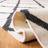 Safavieh Dhurries 5'-0" x 8'-0" Rug in Ivory / Charcoal