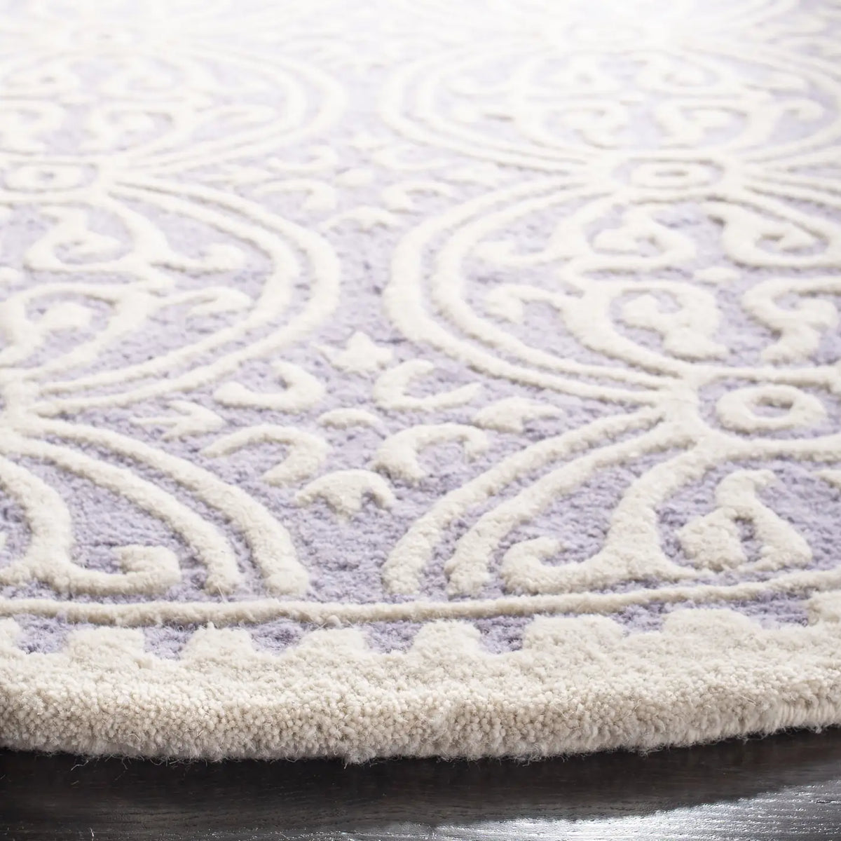 Safavieh Cambridge 6'-0" x 6'-0" Rug in Lavander / Ivory