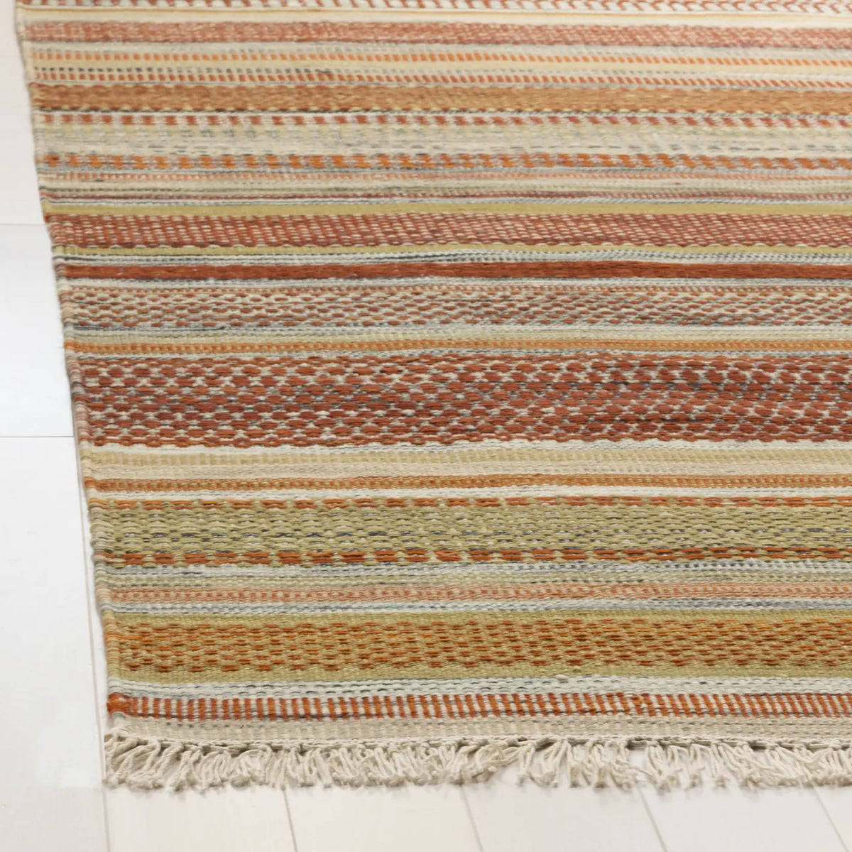 Safavieh Striped Kilim 6'-0" x 9'-0" Rug in Beige
