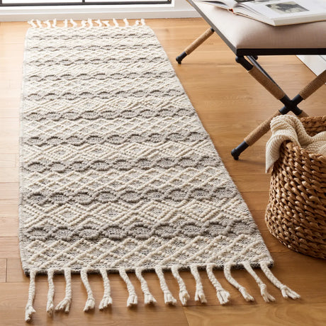 Safavieh Natura 2'-3" x 9'-0" Rug in Ivory / Charcoal