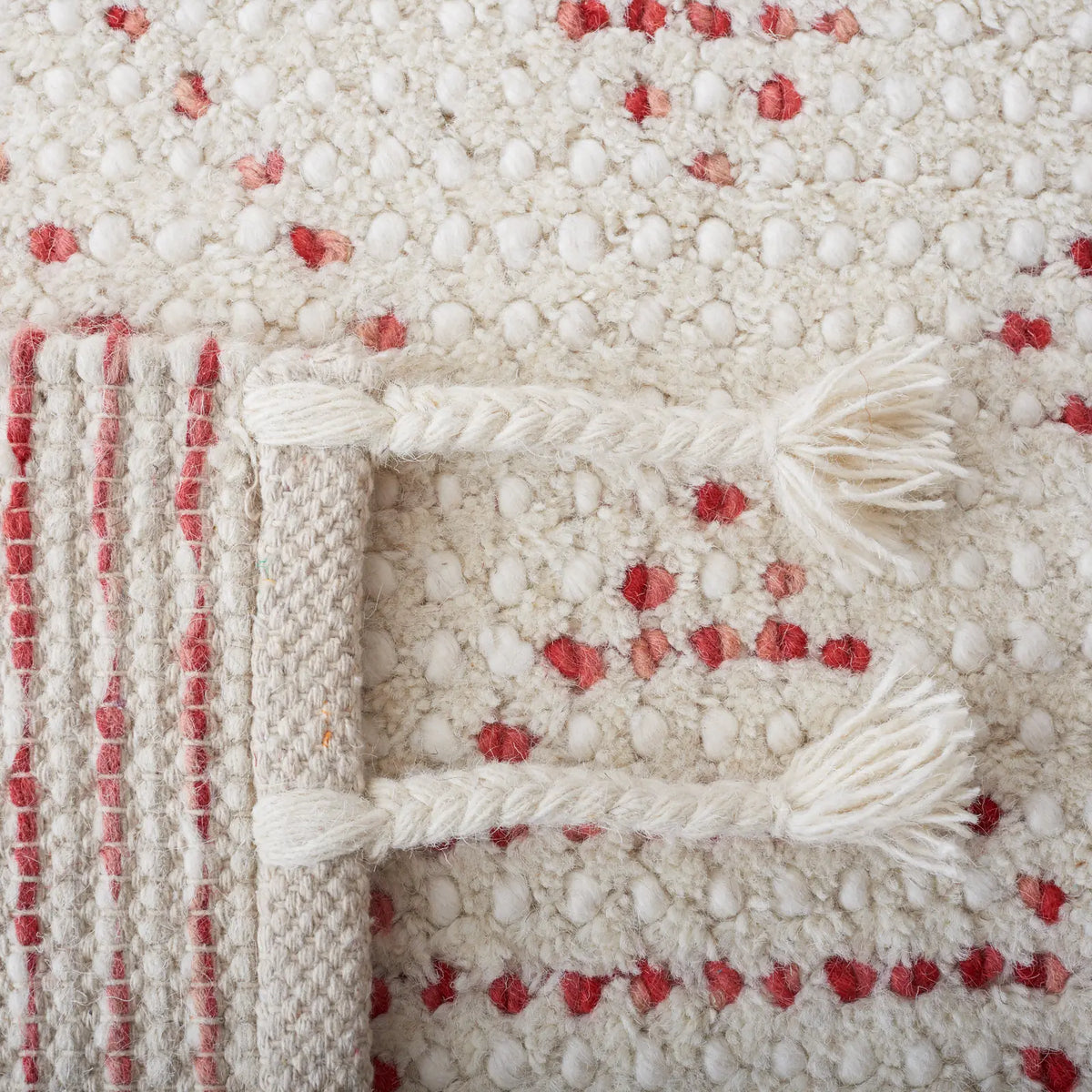 Safavieh Natura 4'-0" x 6'-0" Rug in Ivory / Red