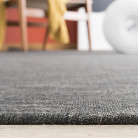 Safavieh Kilim 4'-0" x 6'-0" Rug in Charcoal / Grey
