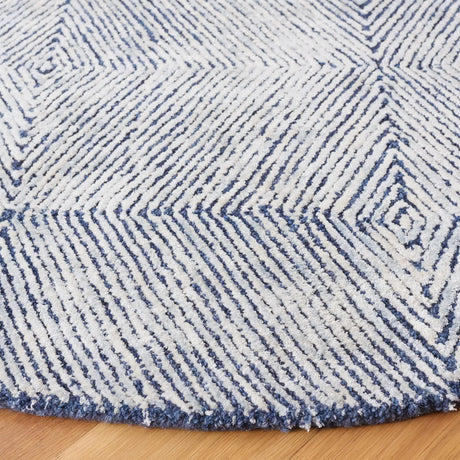 Safavieh Soho 6'-0" x 6'-0" Rug in Navy / Ivory