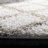 Safavieh Sgd-Dallas Shag 6'-0" x 6'-0" Rug in Ivory / Beige
