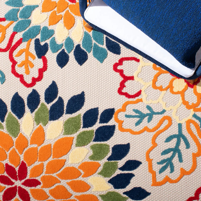Safavieh Cabana 4'-5" x 6'-5" Rug in Ivory / Orange
