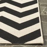 Safavieh Courtyard 4'-0" x 5'-7" Rug in Black / Beige