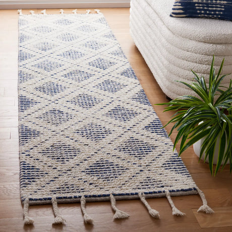 Safavieh Natura 2'-3" x 9'-0" Rug in Ivory / Blue