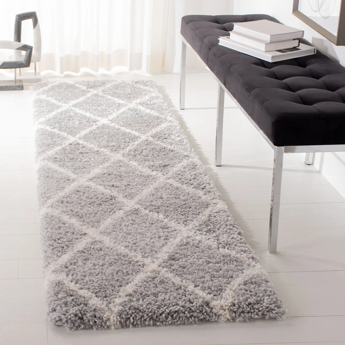Safavieh Fontana Shag  800 2'-3" x 10'-0" Rug in Grey / Cream
