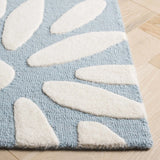 Safavieh Safavieh Kids 4'-0" x 6'-0" Rug in Light Blue / Ivory