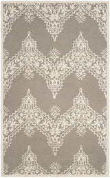 Safavieh Manchester 5'-0" x 8'-0" Rug in Grey / Ivory