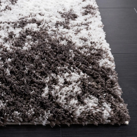 Safavieh Berber Shag 4'-5" x 6'-5" Rug in Grey / Dark Grey
