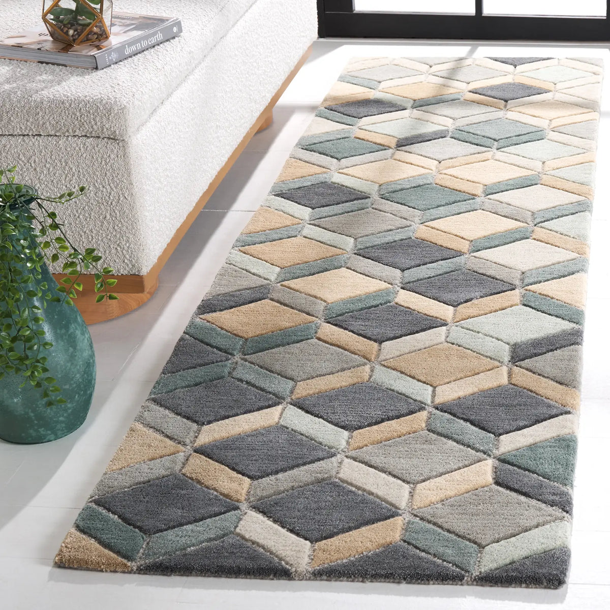 Safavieh Rodeo Drive 2'-3" x 8'-0" Rug in Beige / Grey