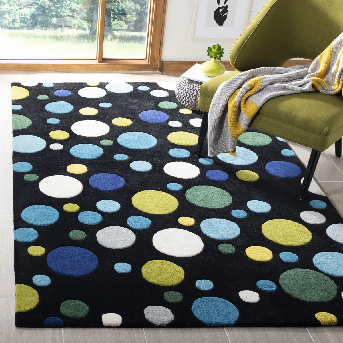 Safavieh Soho 3'-6" x 5'-6" Rug in Black / Multi