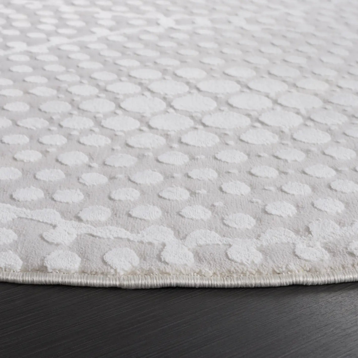 Safavieh Revive 6'-7" x 6'-7" Rug in Ivory