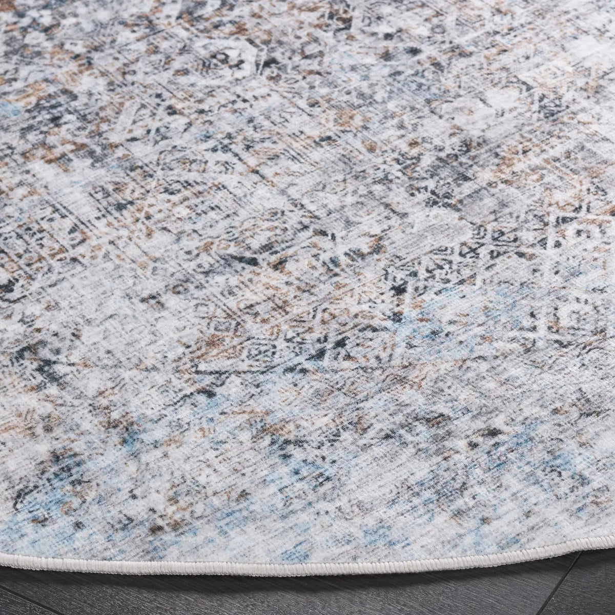 Safavieh Santa Monica 6'-0" x 6'-0" Rug in Beige / Charcoal