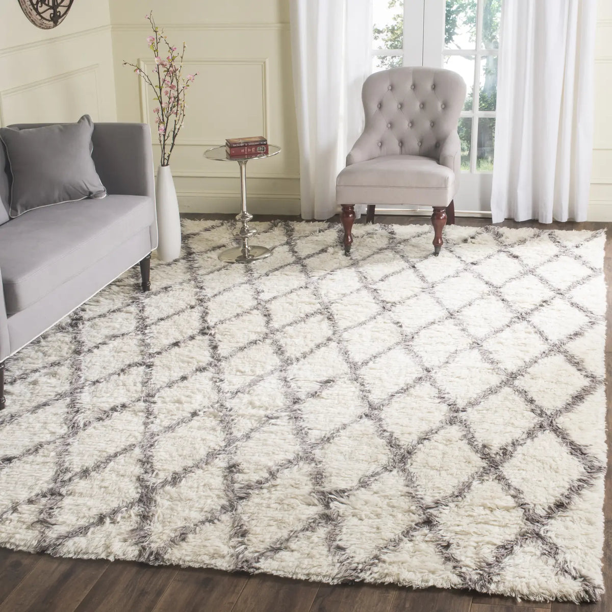 Safavieh Kenya 8'-0" x 10'-0" Rug in Ivory / Grey
