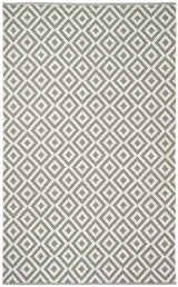 Safavieh Montauk 5'-0" x 8'-0" Rug in Grey / Ivory