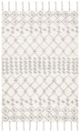 Safavieh Casablanca 4'-0" x 6'-0" Rug in Ivory / Silver
