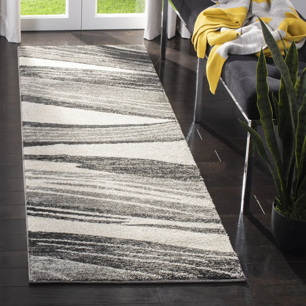 Safavieh Retro 2'-3" x 11'-0" Rug in Light Grey / Ivory