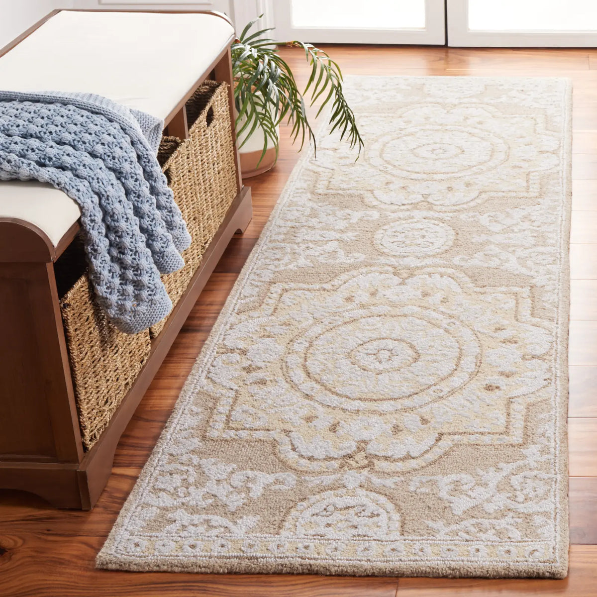 Safavieh Abstract 2'-3" x 8'-0" Rug in Ivory / Beige
